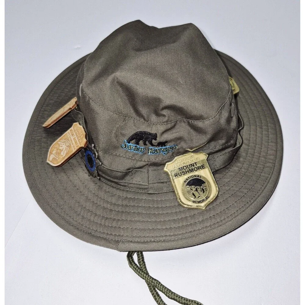 Junior Ranger Safari Bucket Hat + 7 Badges Pins Mt Rainier Rushmore Zion Boonie